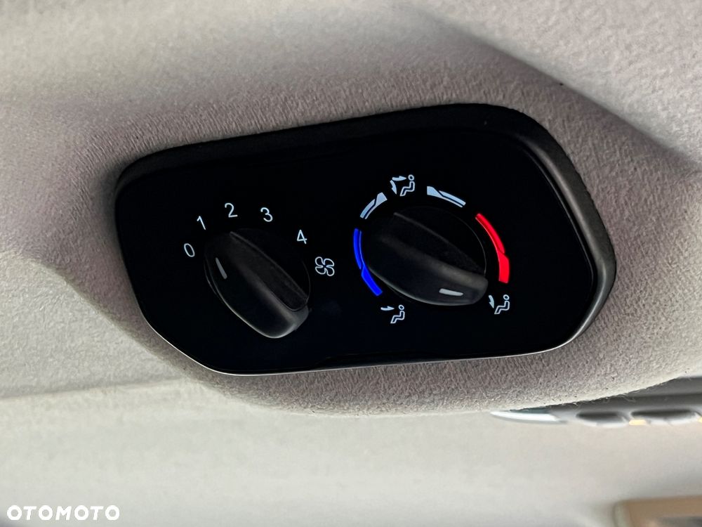 Ford Transit Custom 290 L2H1 Limited - 31