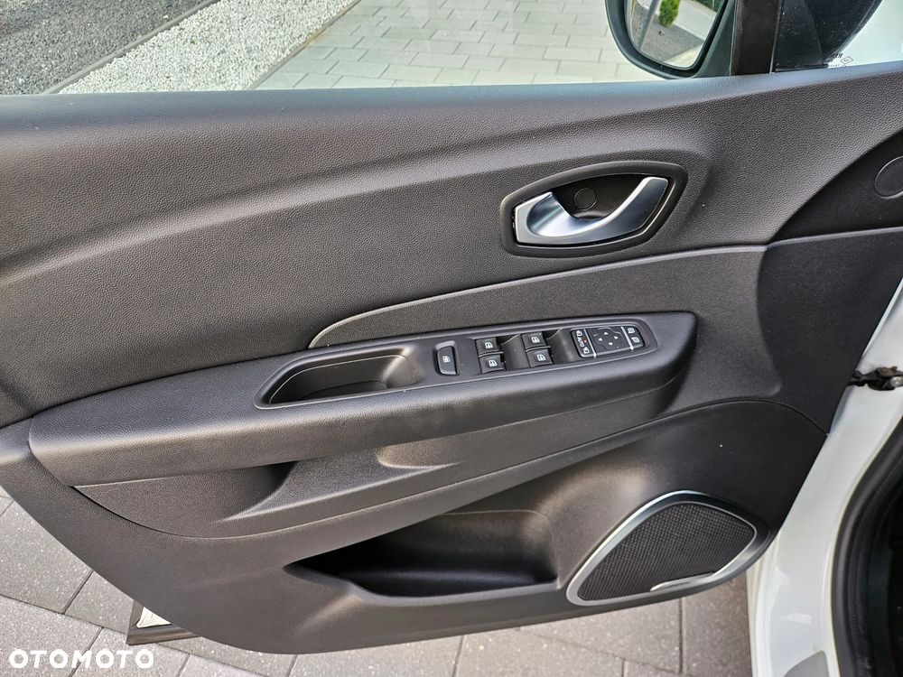 Renault Captur - 31