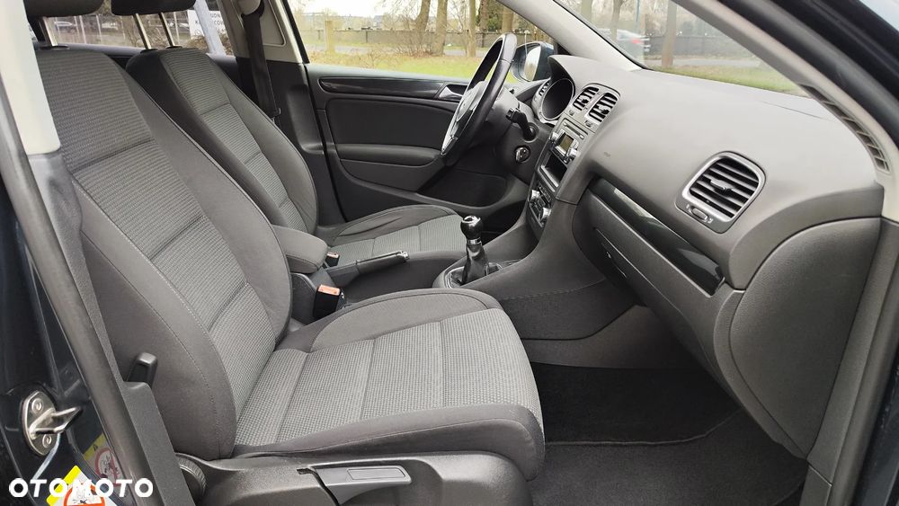 Volkswagen Golf 1.6 Comfortline - 32