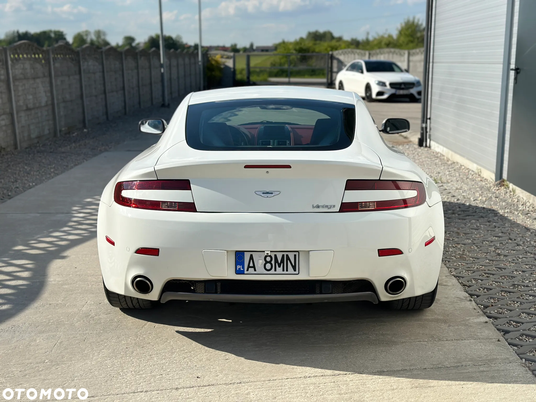 Aston Martin V8 Vantage Sportshift - 8