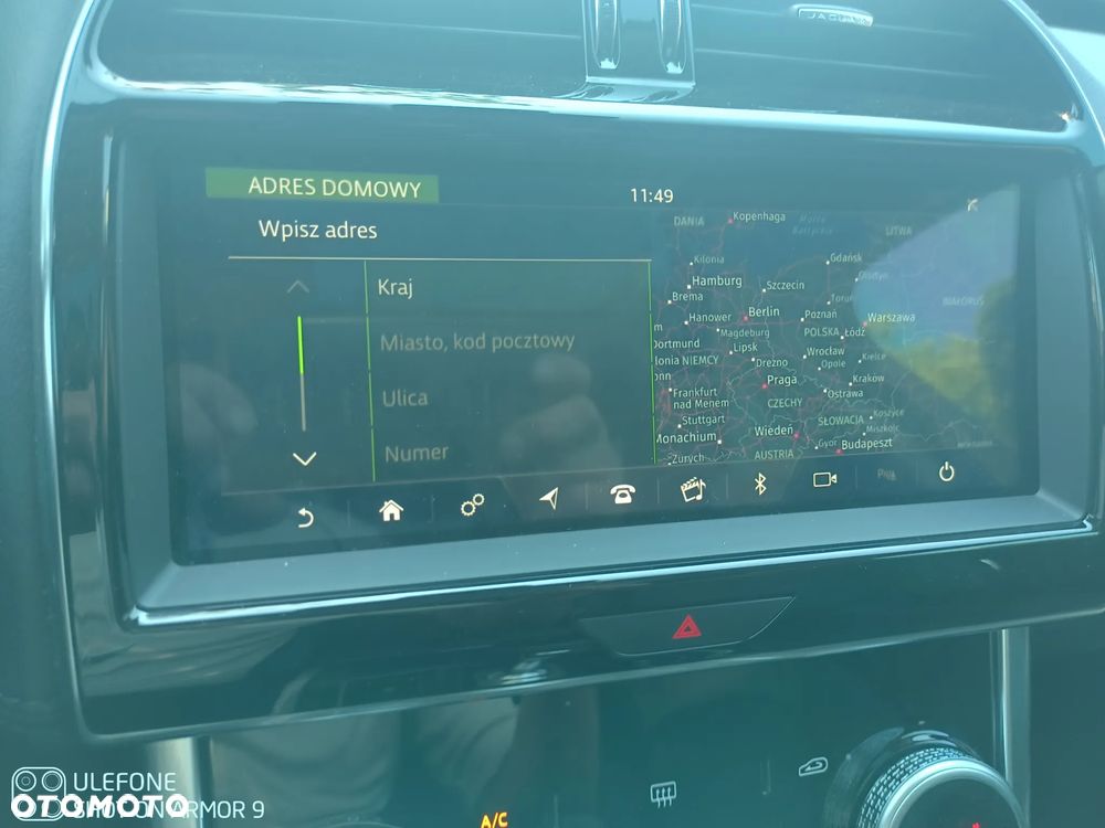 Jaguar XE P250 S - 12