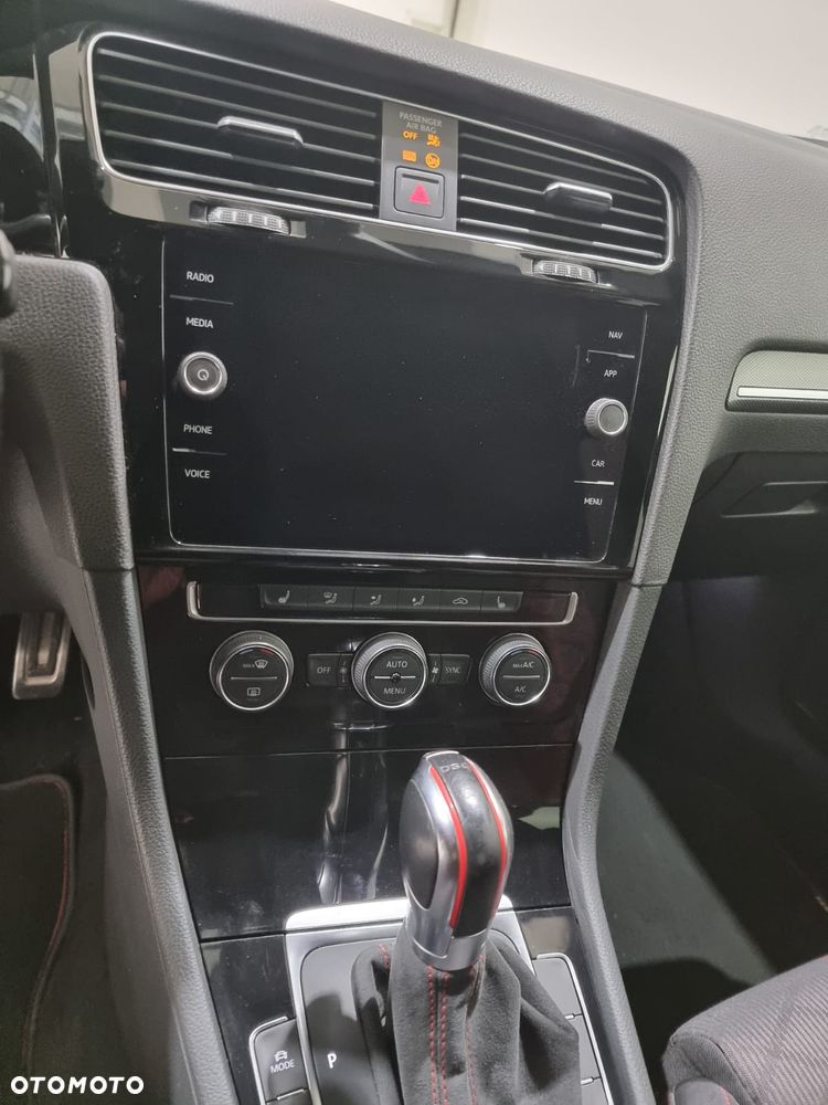 Volkswagen Golf - 19