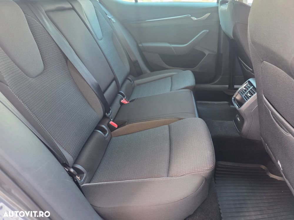 Skoda Octavia 1.5 TSI 115 CP Selection - 37