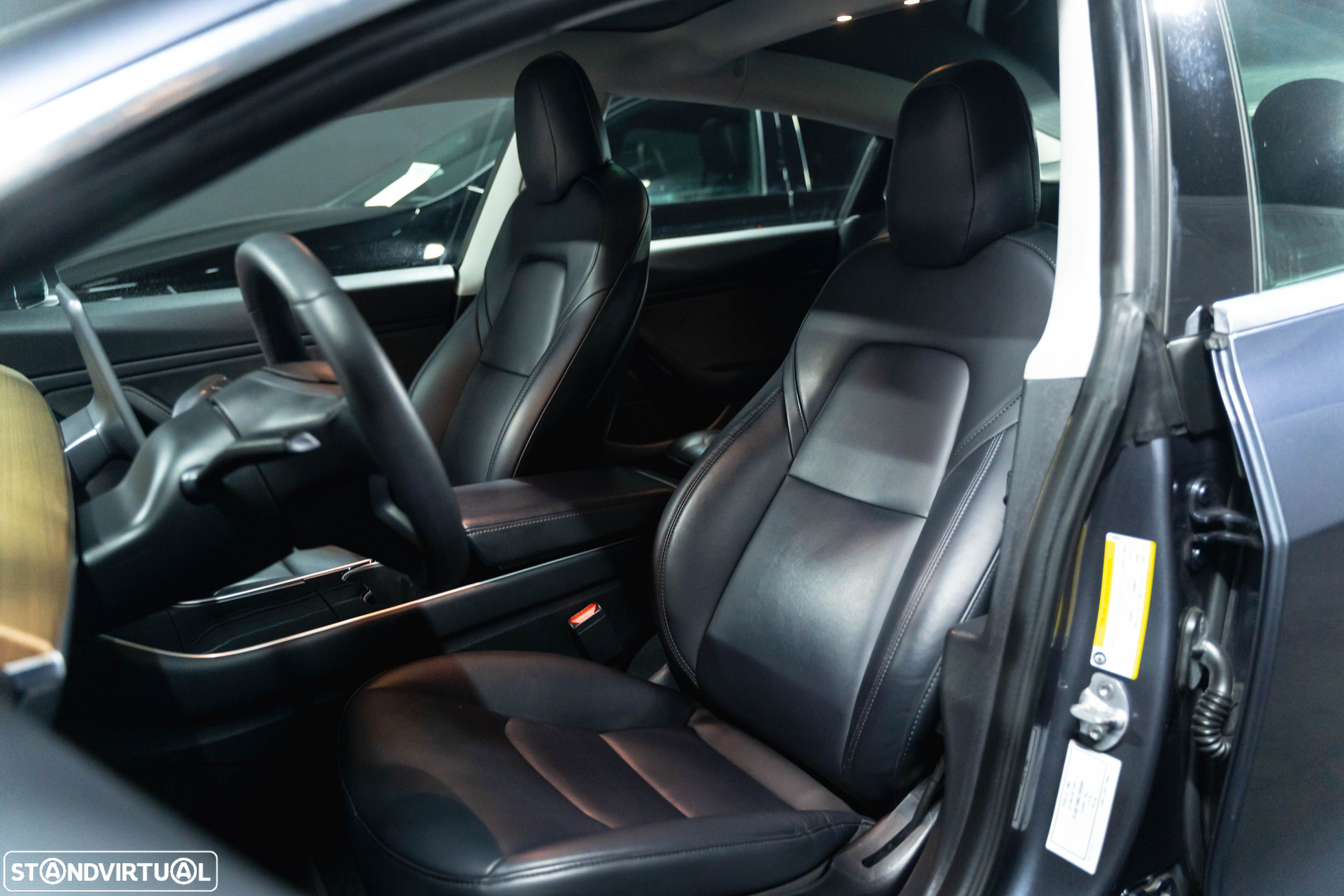 Tesla Model 3 Long-Range Dual Motor AWD - 4