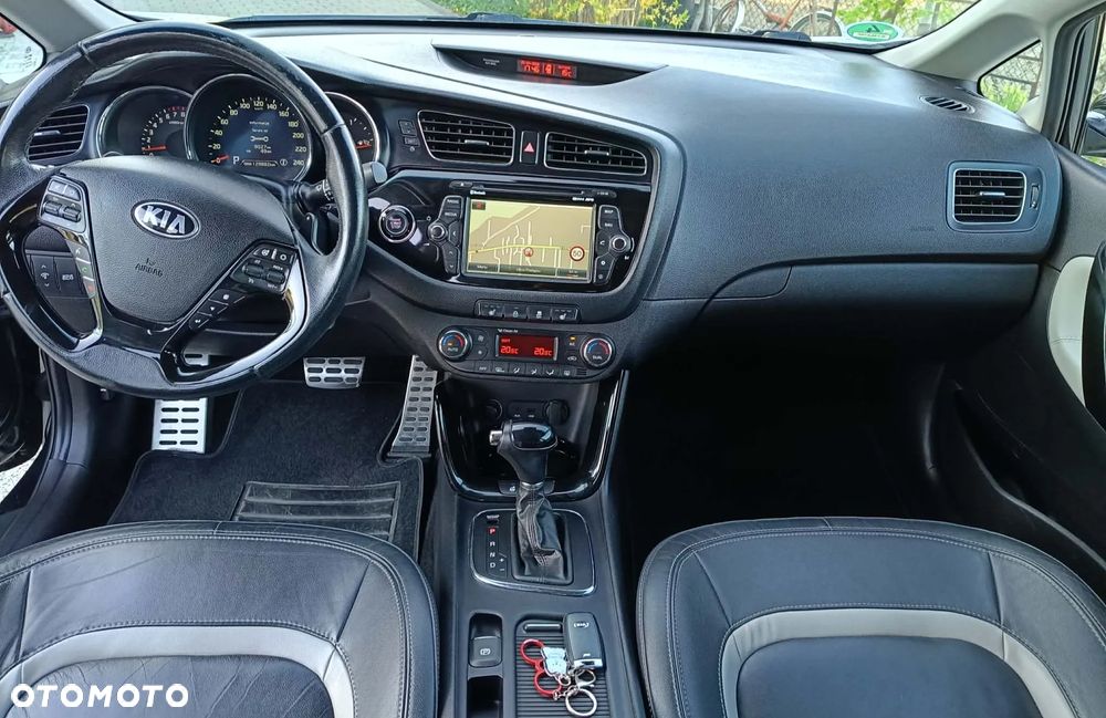 Kia Ceed 1.6 GDI DCT Platinum Edition - 8