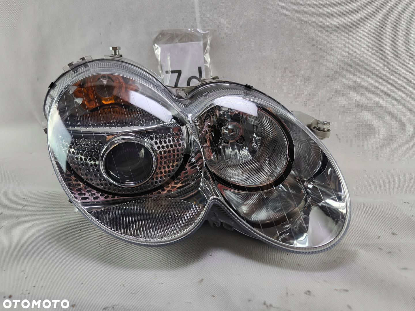 MERCEDES SL 230 R230 XENON PRAWY REFLEKTOR LAMPA A2308207861 - 1