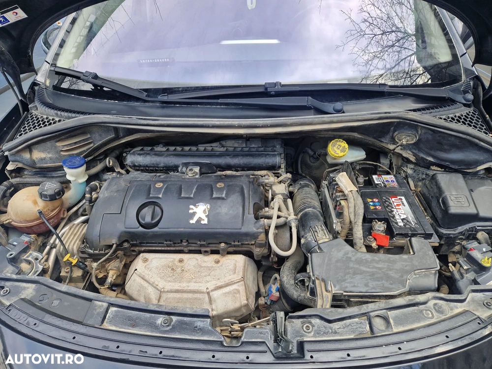 Peugeot 207 1.6E Sport - 12