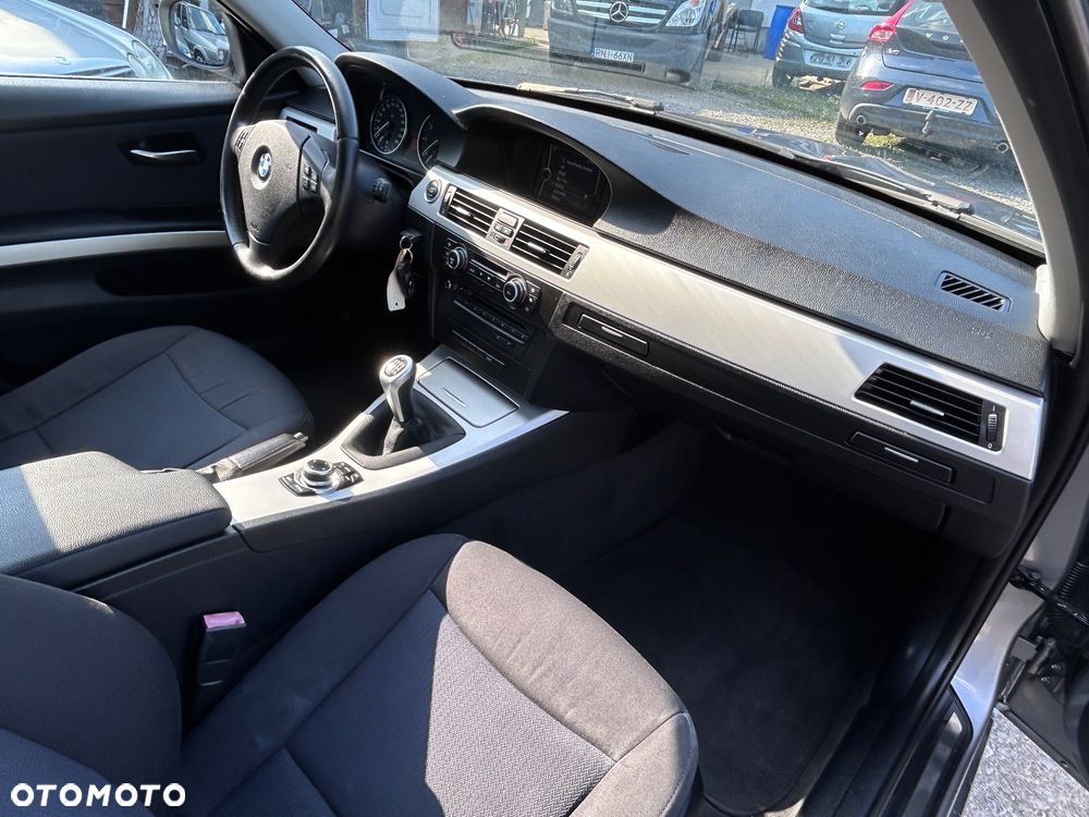 BMW Seria 3 318i Edition Exclusive - 9