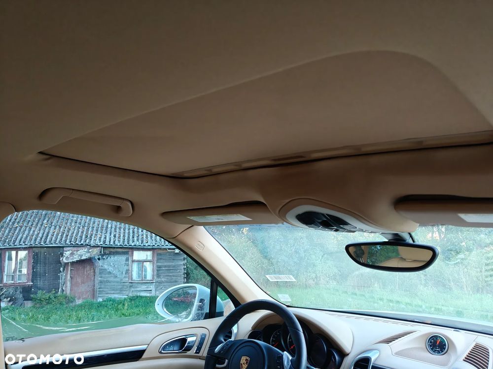 Porsche Cayenne - 14