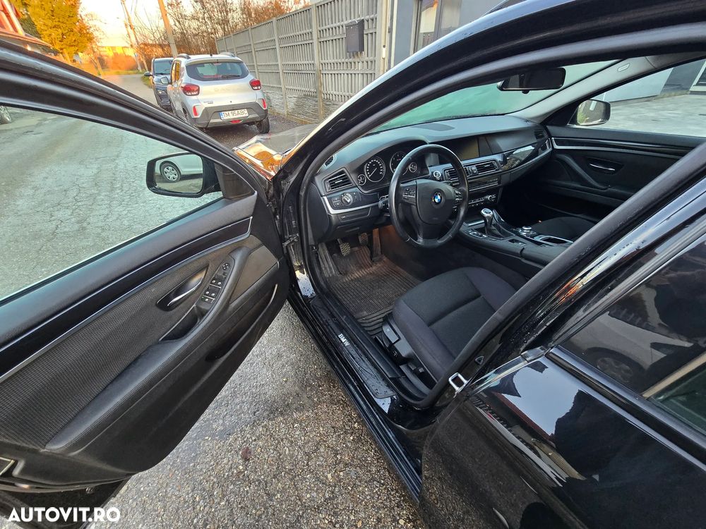 BMW Seria 5 525d Touring - 21