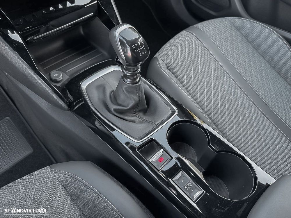 Peugeot 2008 1.2 PureTech Allure - 17