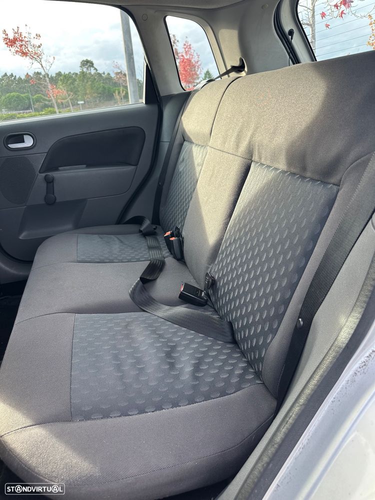 Ford Fiesta 1.4 TDCI Ghia - 8