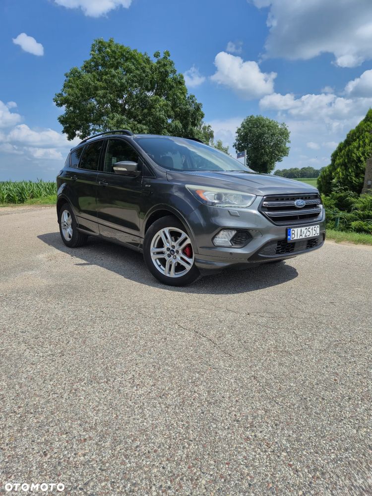 Ford Kuga 1.5 EcoBoost 2x4 ST-Line - 1