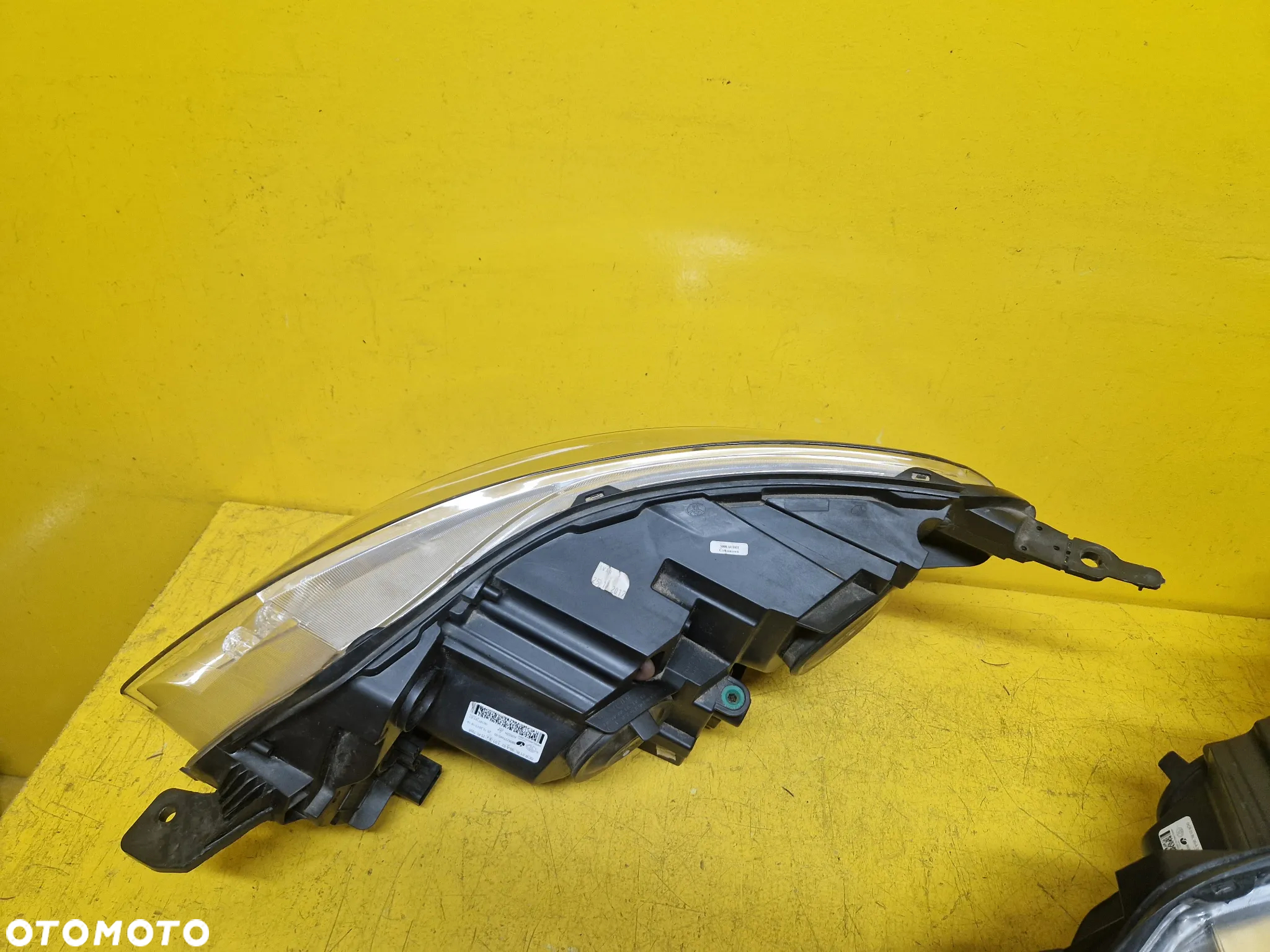 TOYOTA PROACE II 16- LAMPA LEWA PRAWA PRZOD 9808589980-00 - 8