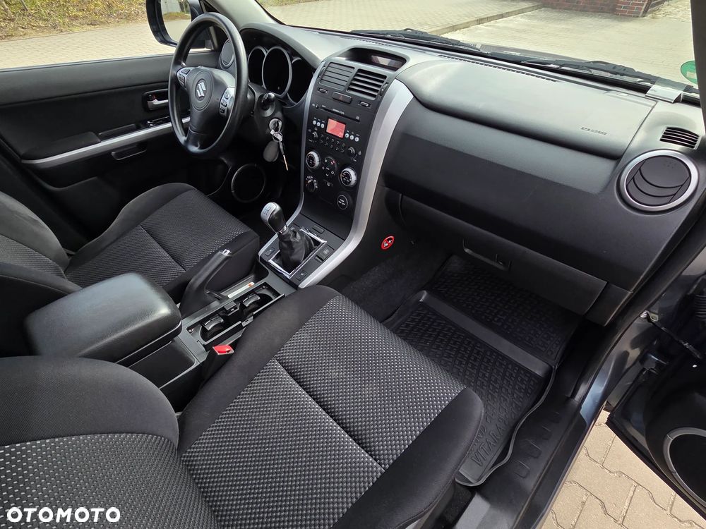 Suzuki Grand Vitara 1.9 DDiS Comfort DPF Family - 20