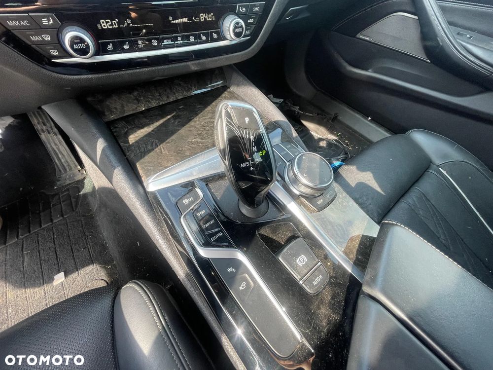 BMW Seria 5 540i xDrive Sport Line - 15