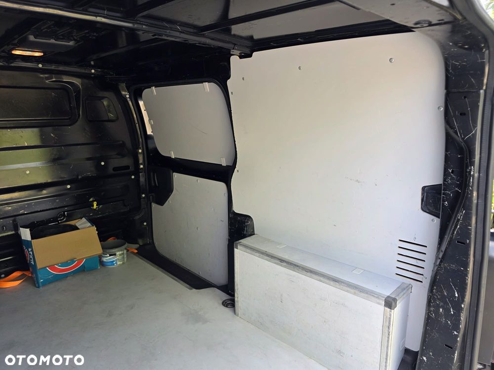 Opel Vivaro - 18