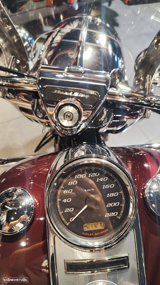 Harley-Davidson Road King - 13