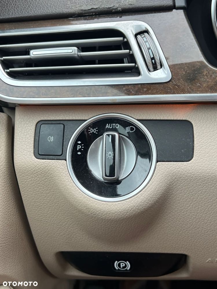 Mercedes-Benz Klasa E 220 CDI 7G-TRONIC Elegance - 11