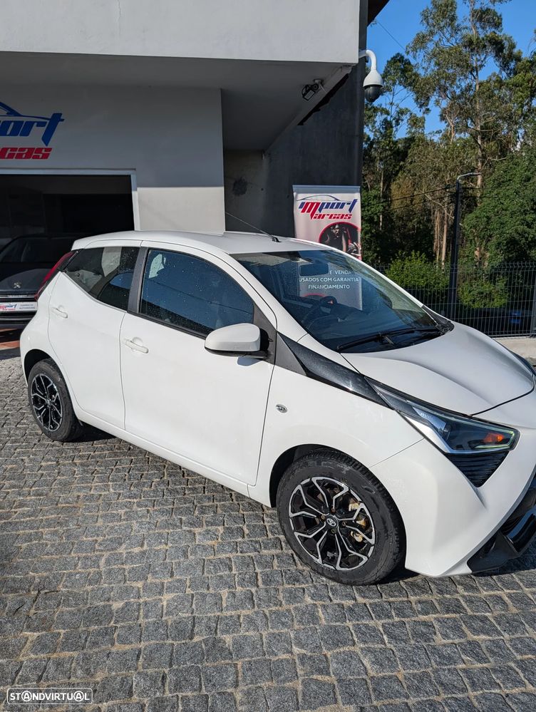 Toyota Aygo x-play - 4