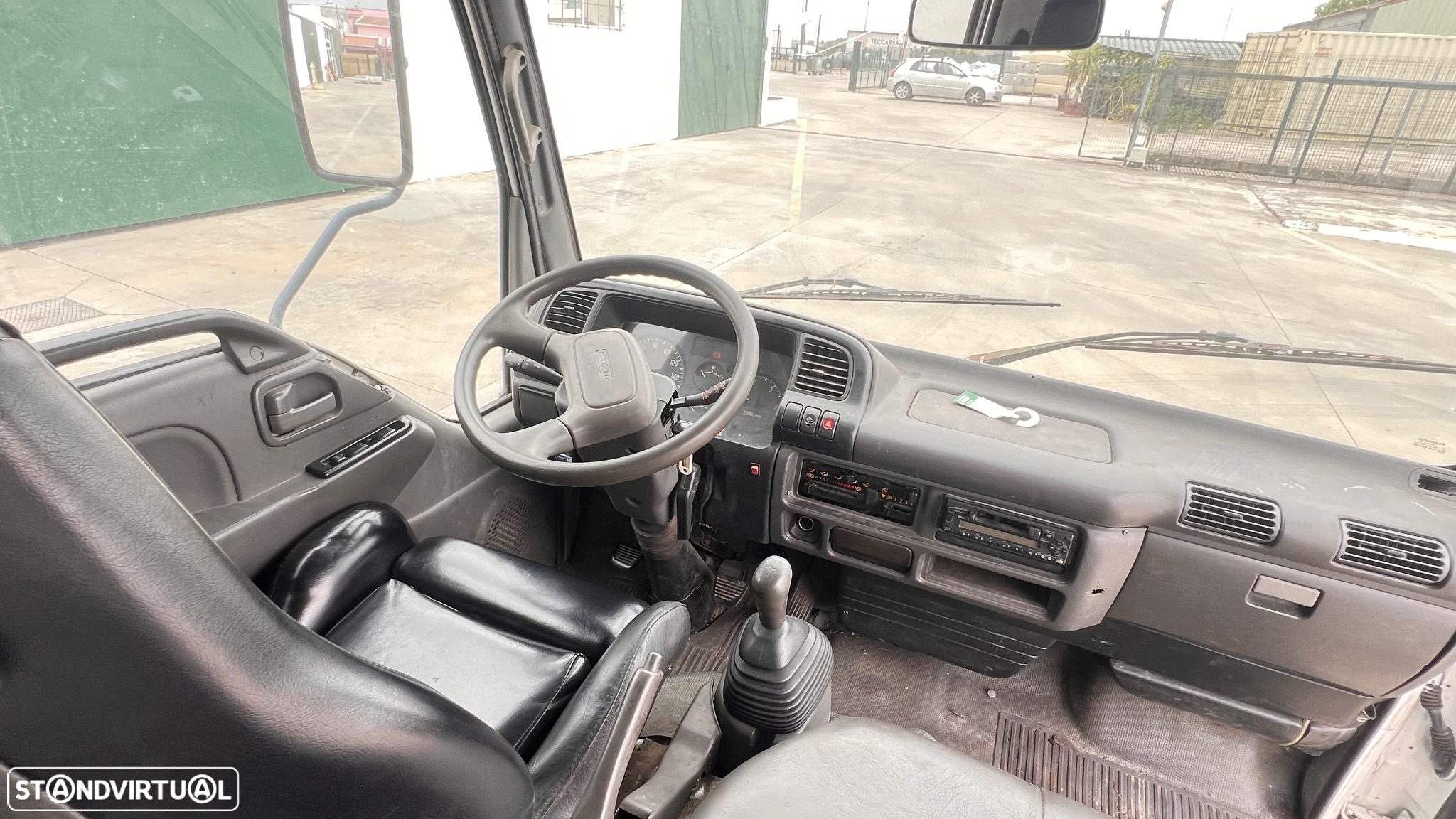 Isuzu NKR 55 LL5 D 7 lugares 2.8 d - 12