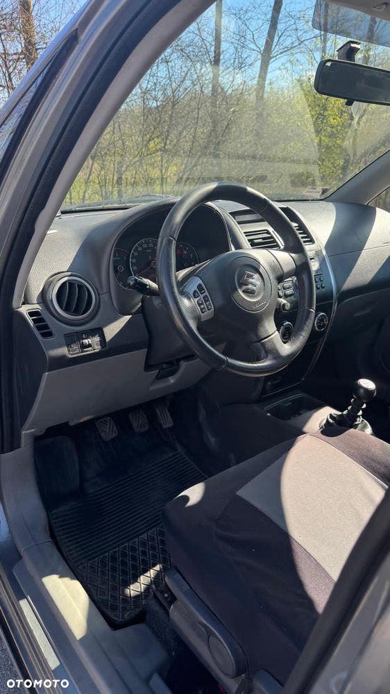 Suzuki SX4 1.9 DDiS DPF 4x4 Comfort - 7