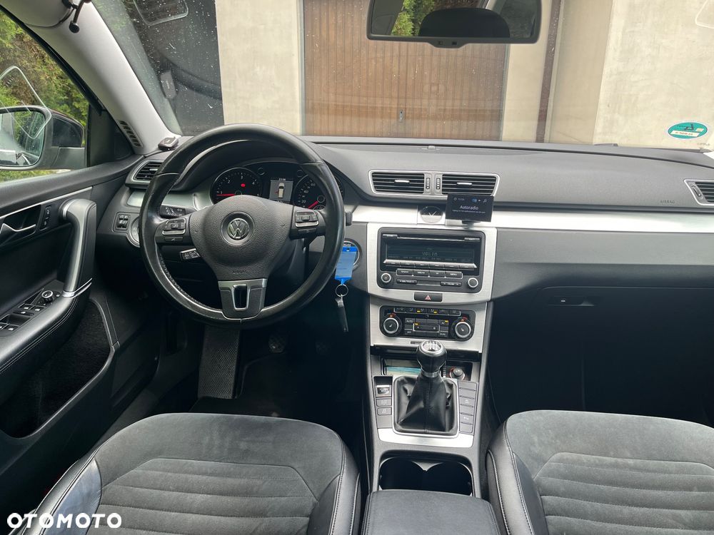 Volkswagen Passat 1.6 TDI BlueMotion Technology Highline - 13