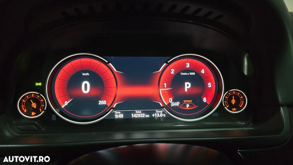 BMW Seria 5 525d xDrive AT - 25