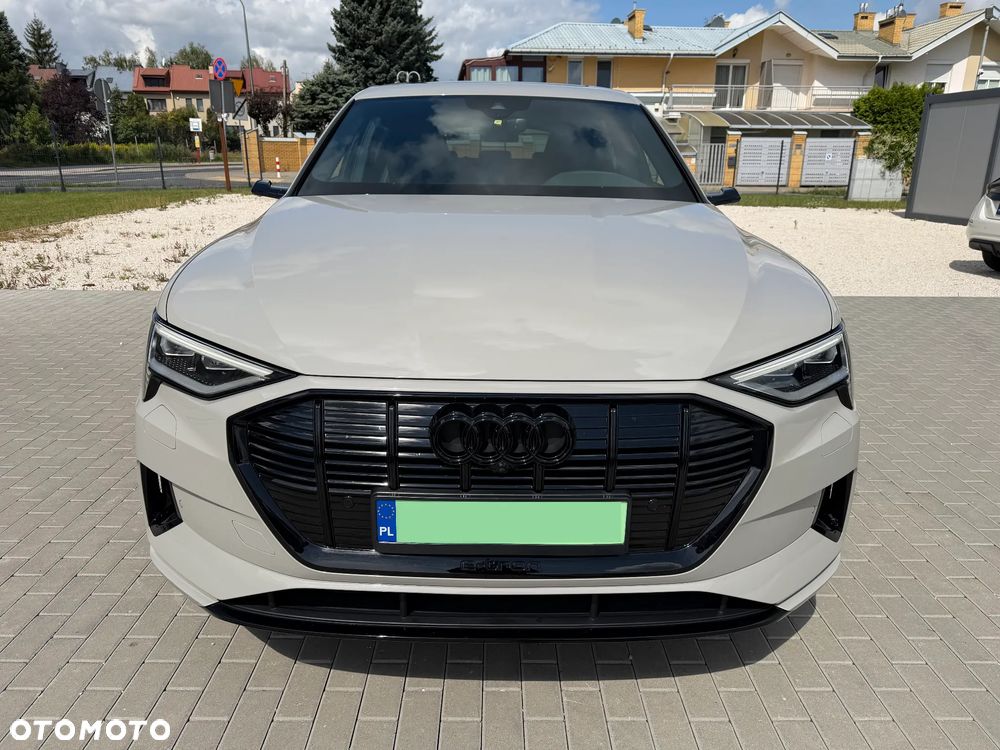 Audi e-tron - 10