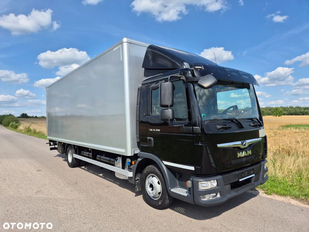 MAN TGL 12.250 3 osobowy oryginał 6.2m 7.6m HAK AUTOMAT KLIMA 12000kg ESP EURO 6 / TOP STAN / okazja nauka jazdy MOŻLIWOŚĆ DOSTOSOWANIA elka - 4