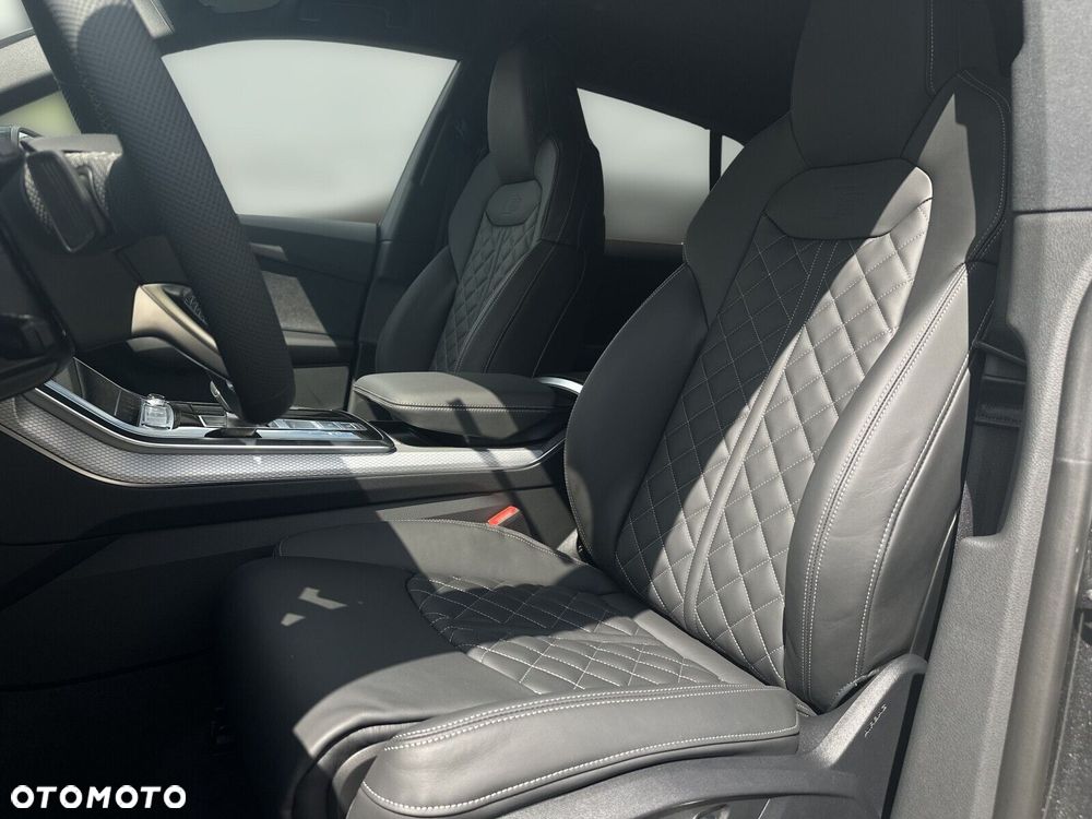 Audi Q8 - 11