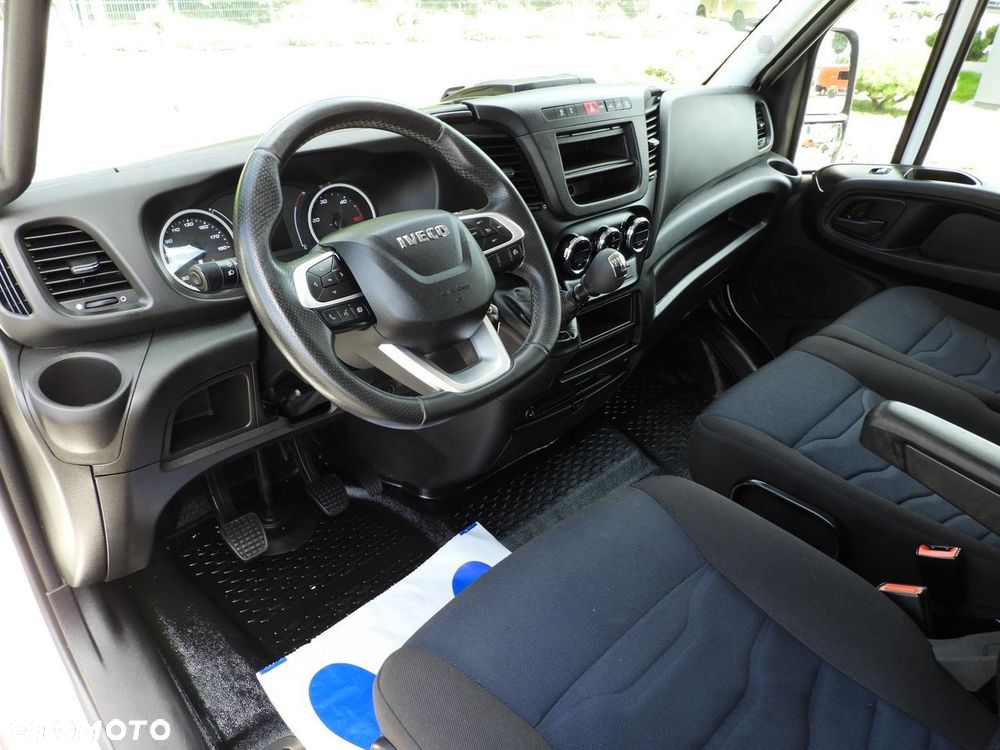 Iveco DAILY 35C16 FURGON BRYGADÓWKA 6 MIEJSC TEMPOMAT BLIŹNIACZE KOŁA KLIMATYZACJA  160KM - 3