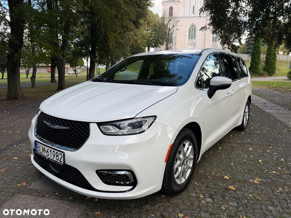 Chrysler Pacifica - 1