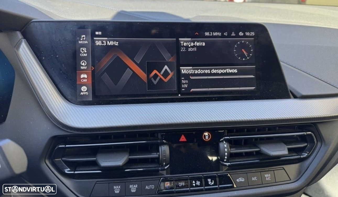 BMW 118 i Pack Desportivo M Auto - 14