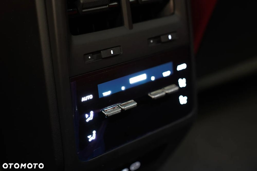 Porsche Macan 2025