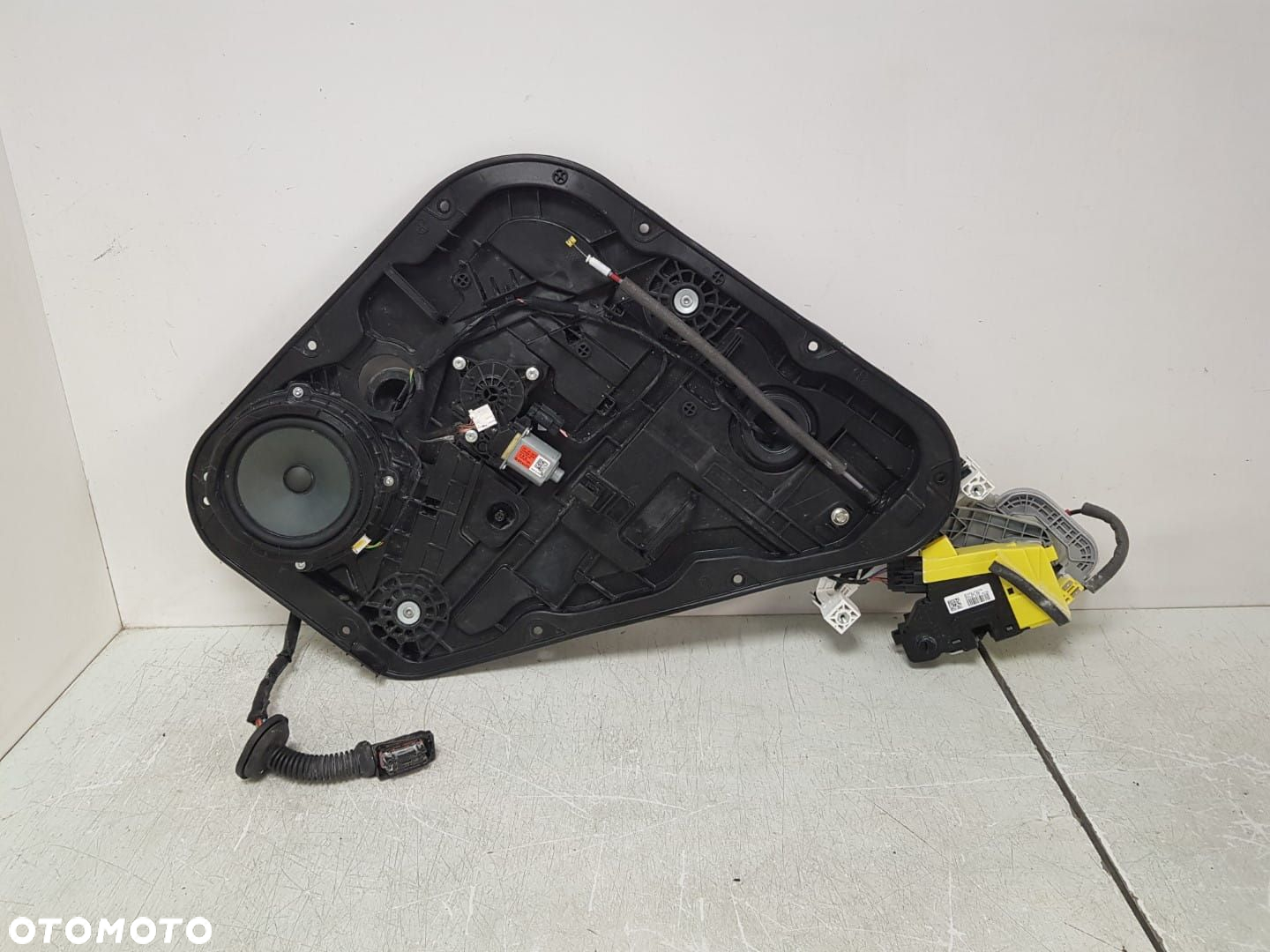 GŁOSNIK PODNOSNIK MECHANIZM SZYBY SILNIK PROWADNICE DRZWI PRAWY TYLNY PRAWA TYŁ KIA SPORTAGE IV 4 16 - 2