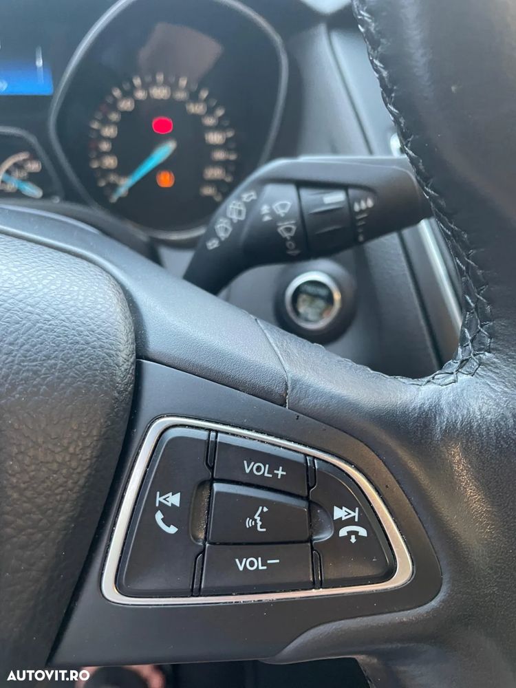 Ford Focus 1.0 EcoBoost Start Stop Trend - 26