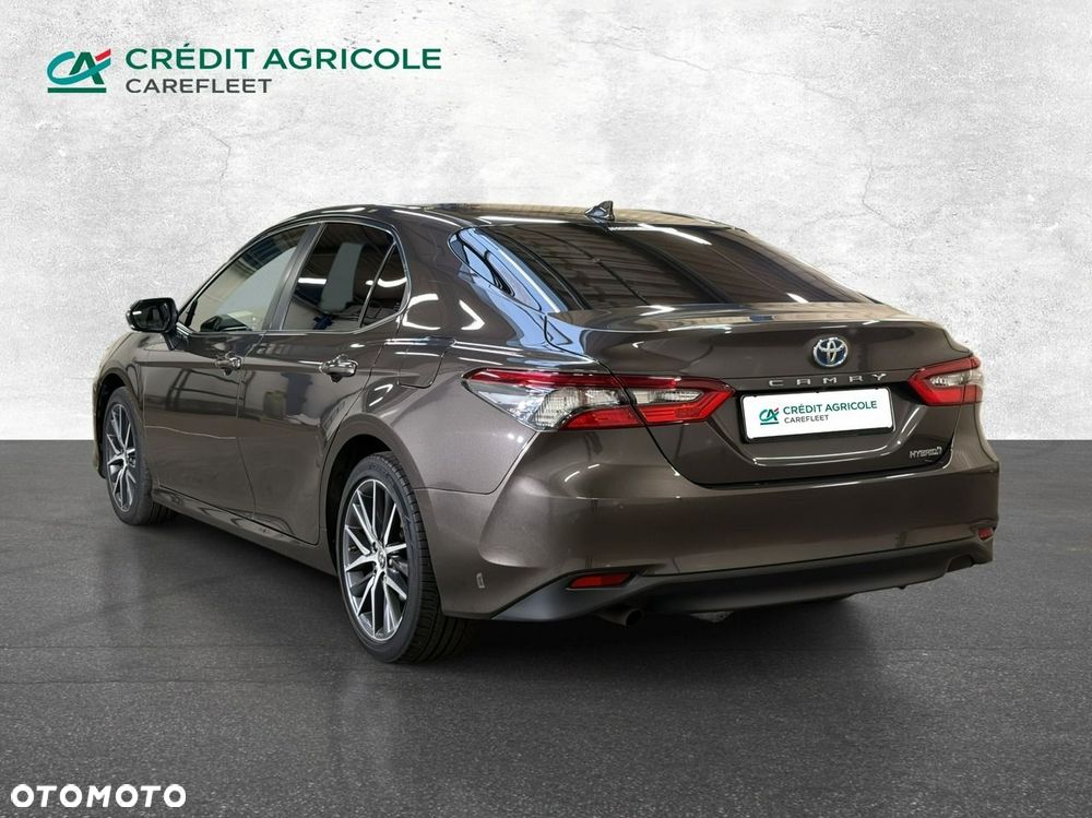 Toyota Camry - 6