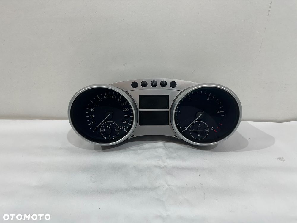MERCEDES ML W164 LIFT LICZNIK ZEGARY 3.0 DIESEL  A2519003200 EUROPA - 1