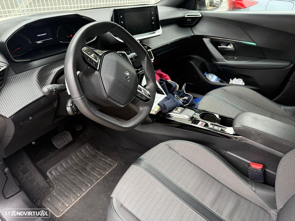 Peugeot 2008 PureTech 130 EAT8 Allure - 6