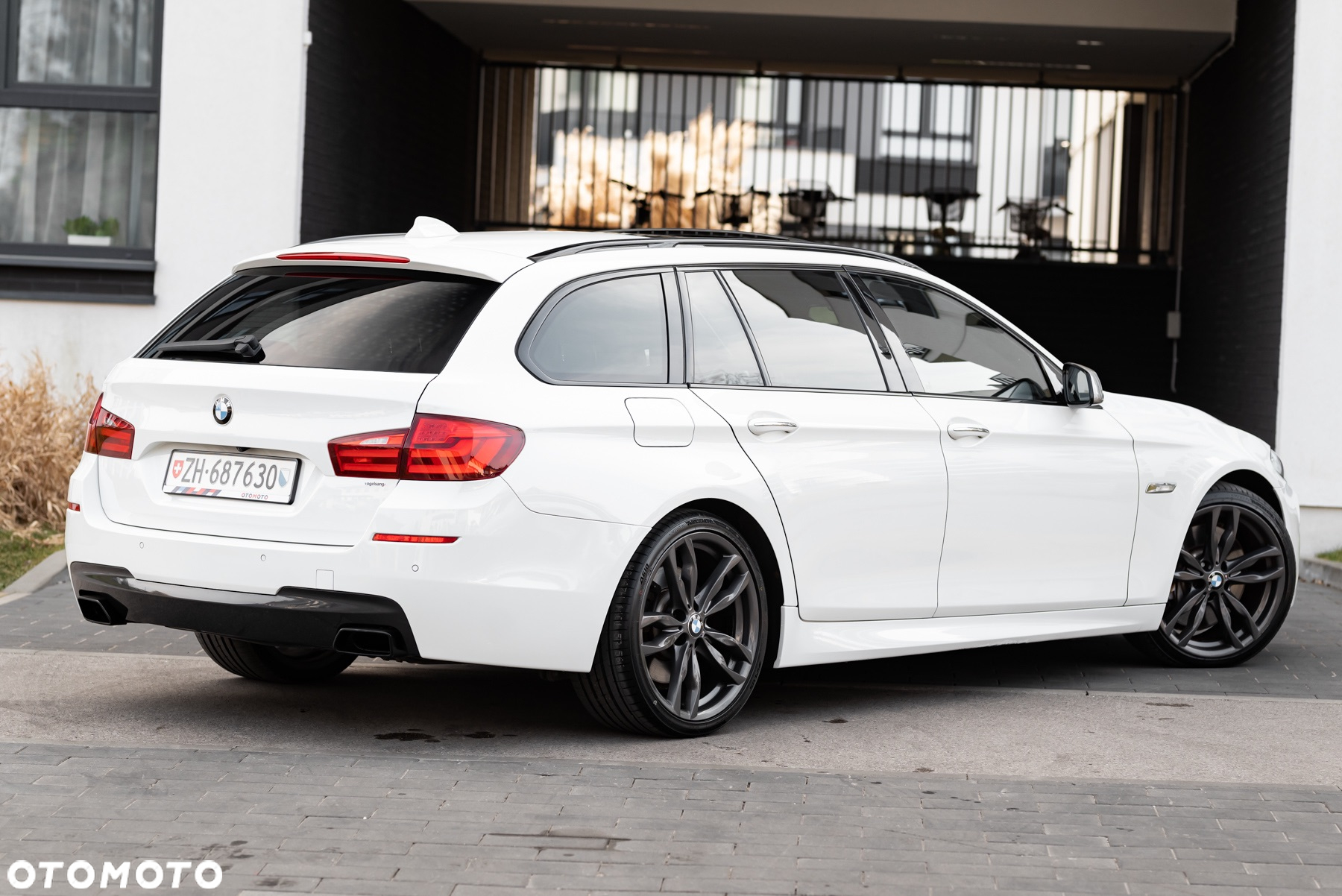 BMW Seria 5 M550d xDrive Touring Sport-Aut - 14