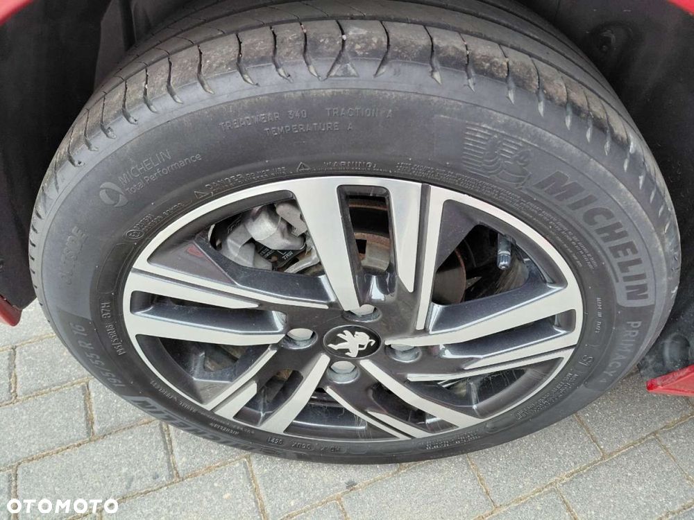 Peugeot 208 - 9