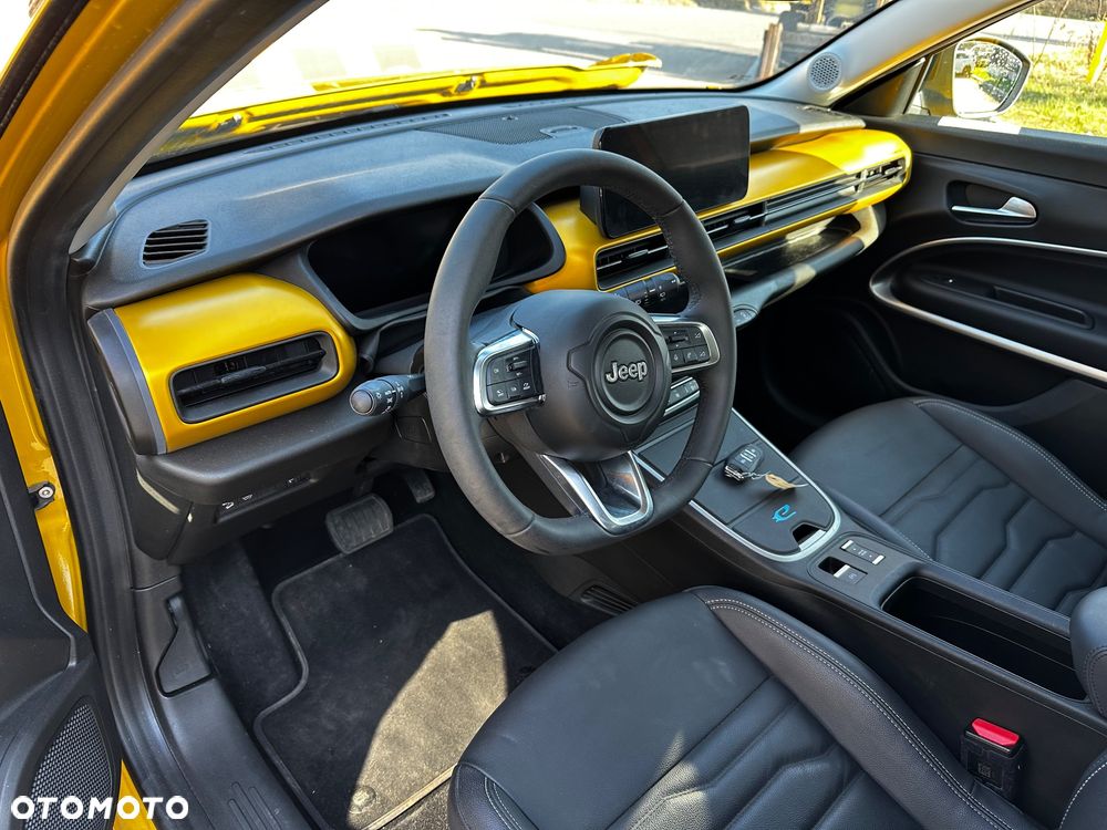 Jeep Avenger Summit+ - 11