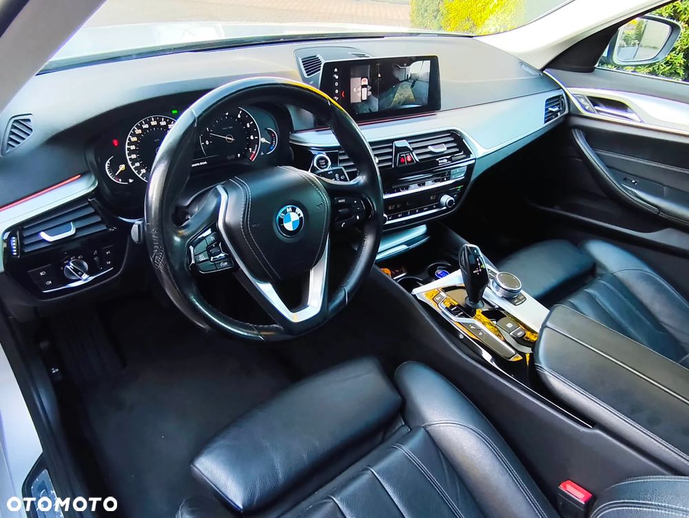 BMW Seria 5 520i GPF Luxury Line sport - 21