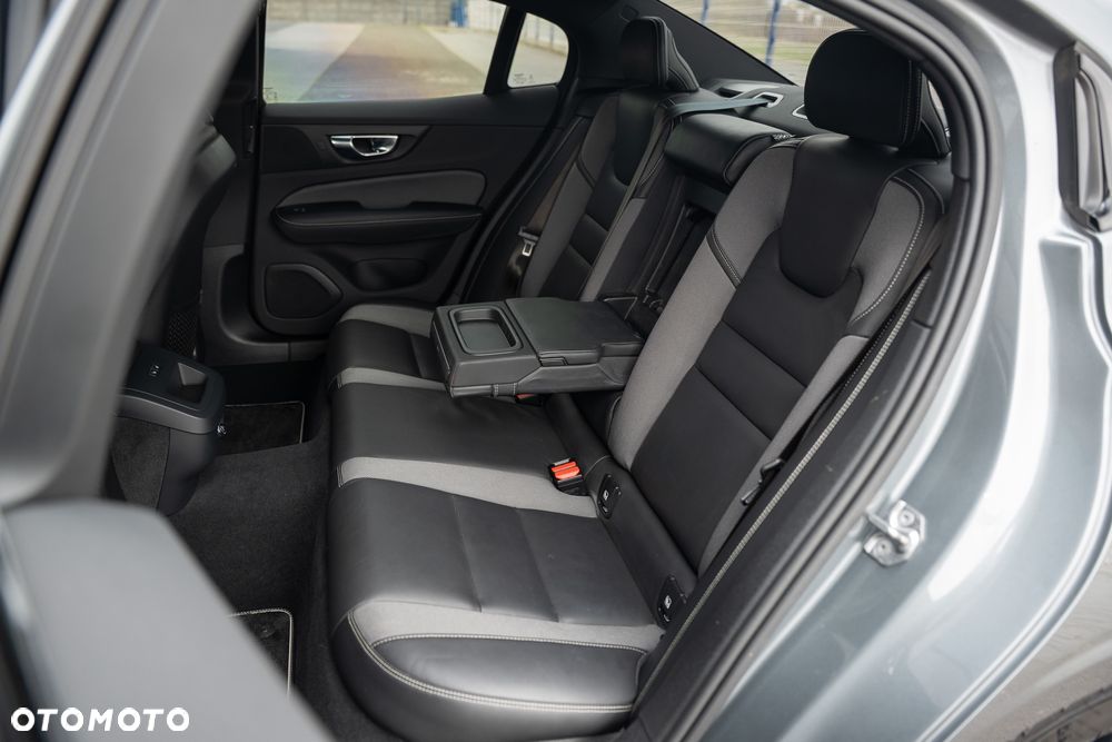 Volvo S60 T4 Geartronic RDesign - 35