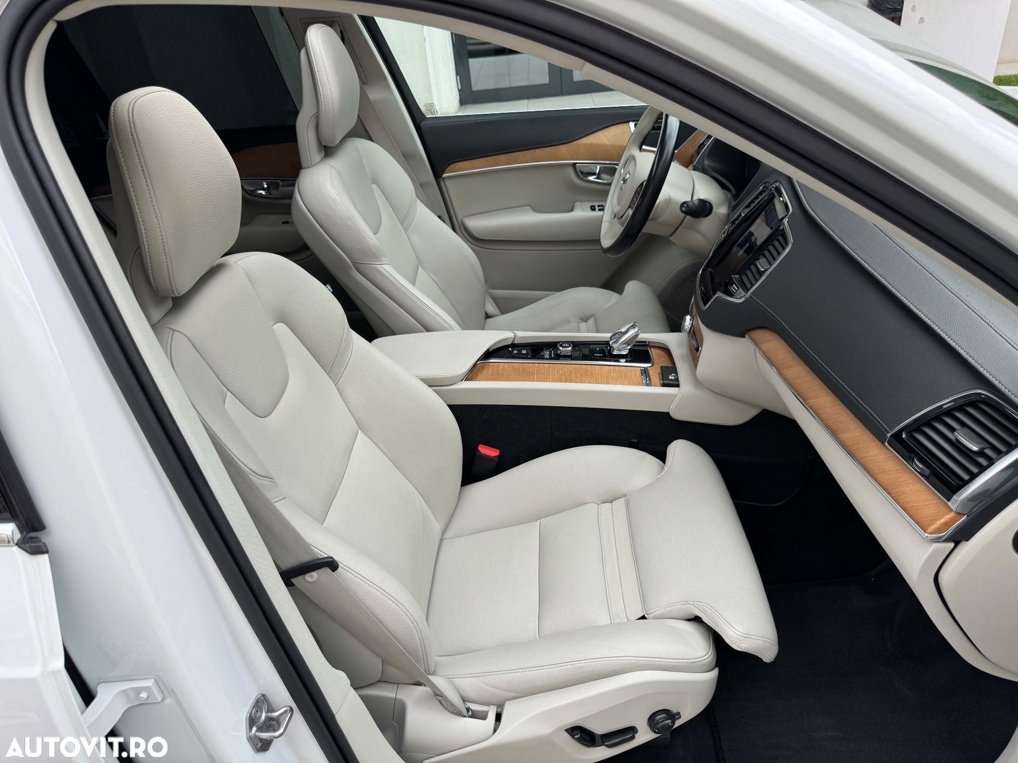 Volvo XC 90 B5 MHEV AWD 5 locuri Momentum Pro - 14