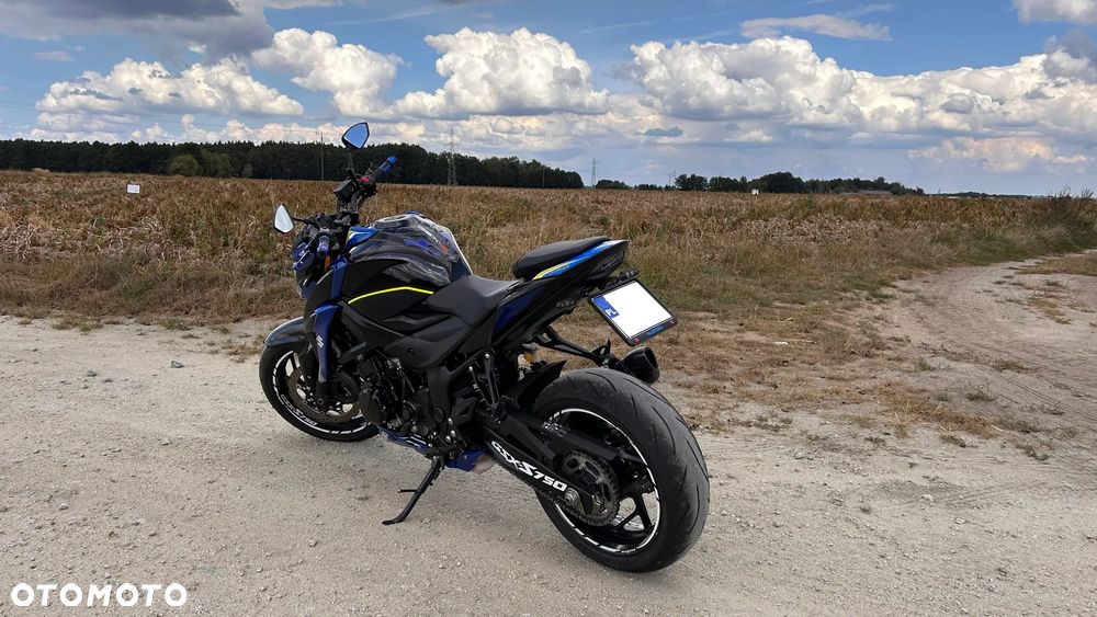 Suzuki GSX - 3