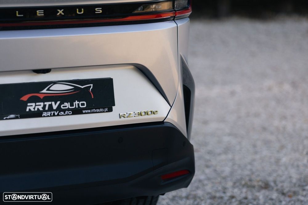 Lexus RZ 300e Premium - 29