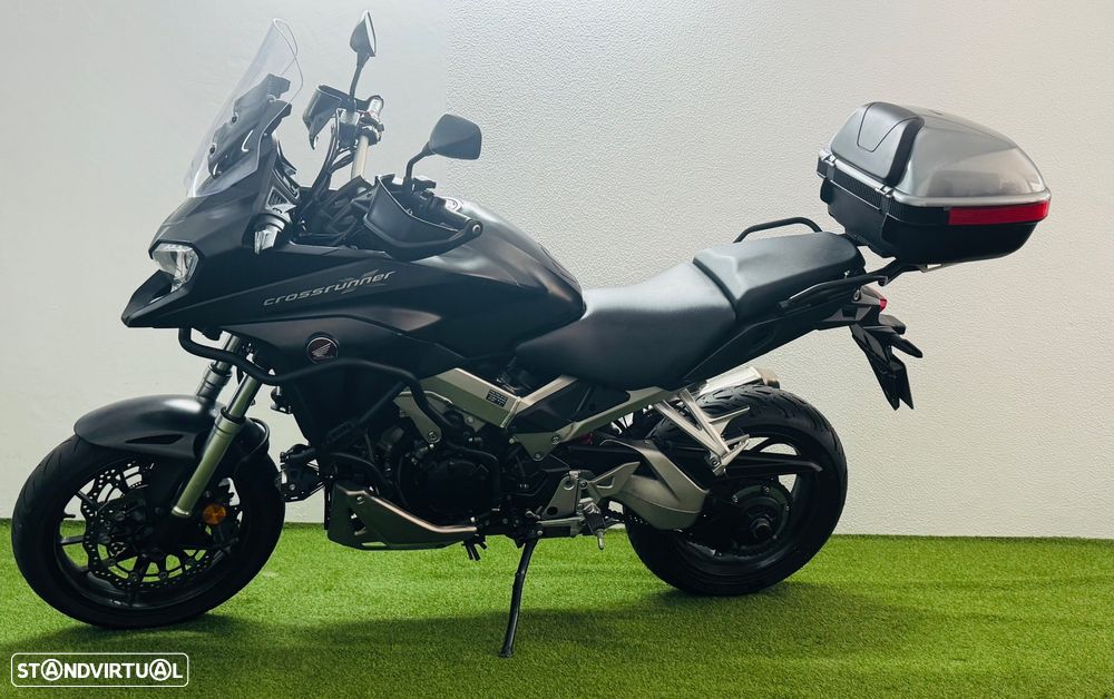 Honda VFR Crossrunner 800X - 12