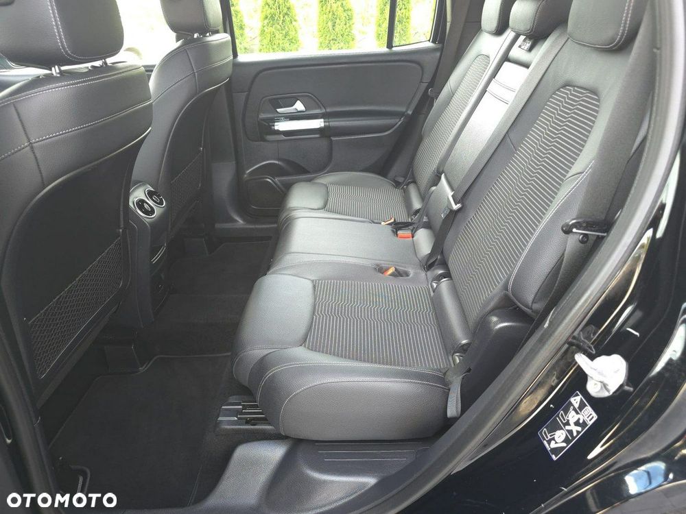 Mercedes-Benz GLB - 16